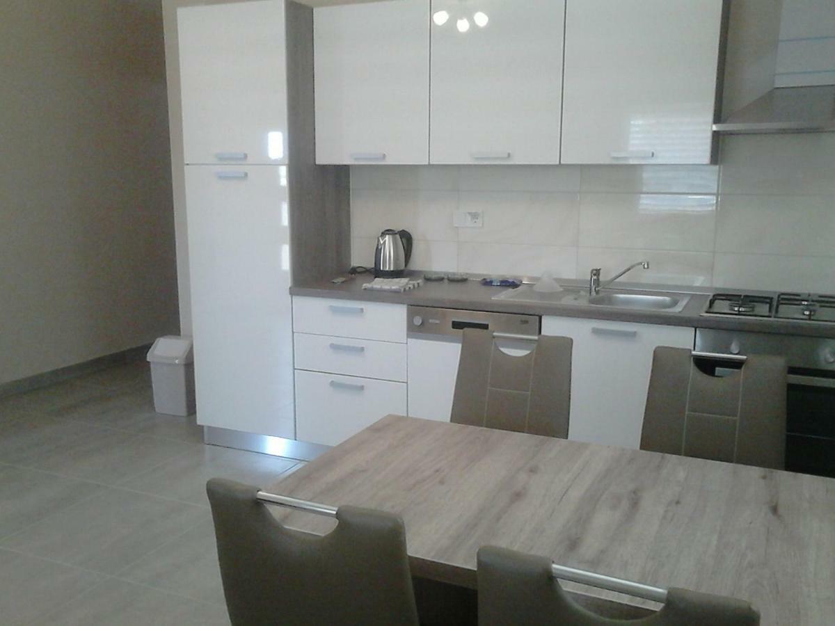 Apartments Juliet Оребич Экстерьер фото